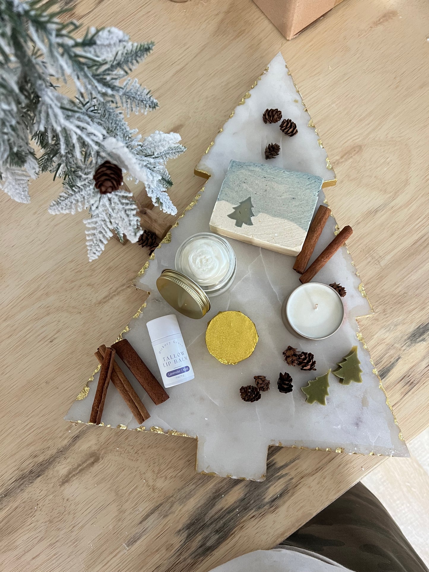 Tannenbaum : Fir Balsam |Cinnamon Bark | Cedarwood